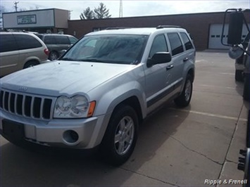 2006 Jeep Grand Cherokee Laredo Laredo 4dr SUV   - Photo 3 - Davenport, IA 52802