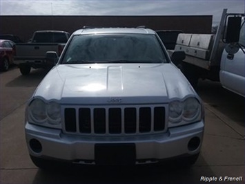 2006 Jeep Grand Cherokee Laredo Laredo 4dr SUV   - Photo 1 - Davenport, IA 52802