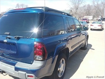 2005 Chevrolet TrailBlazer EXT LT   - Photo 6 - Davenport, IA 52802