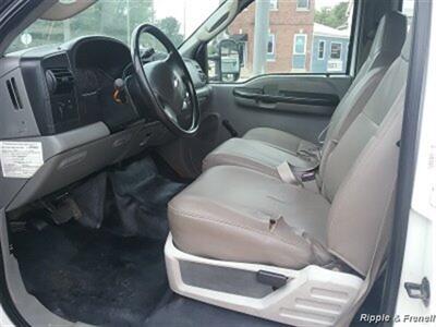 2006 FORD F-450 XLT   - Photo 8 - Davenport, IA 52802
