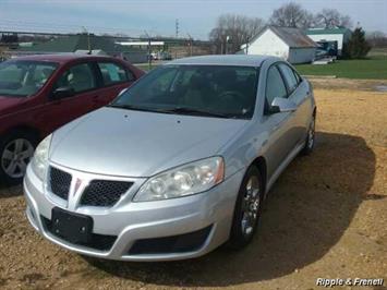 2010 Pontiac G6   - Photo 1 - Davenport, IA 52802