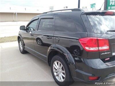 2013 Dodge Journey SXT   - Photo 7 - Davenport, IA 52802