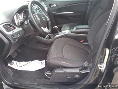 2013 Dodge Journey SXT   - Photo 8 - Davenport, IA 52802