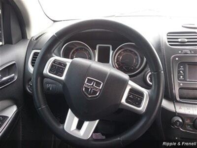 2013 Dodge Journey SXT   - Photo 14 - Davenport, IA 52802