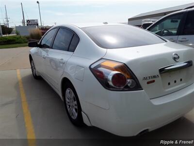 2012 Nissan Altima 2.5   - Photo 7 - Davenport, IA 52802