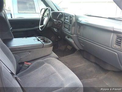 2000 Chevrolet Silverado 1500 LS 3dr LS   - Photo 9 - Davenport, IA 52802