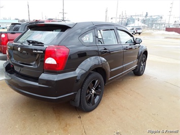 2011 Dodge Caliber SXT   - Photo 6 - Davenport, IA 52802