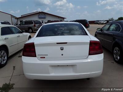 2006 Dodge Charger SE   - Photo 5 - Davenport, IA 52802