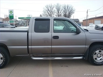 2006 Chevrolet Silverado 1500   - Photo 9 - Davenport, IA 52802