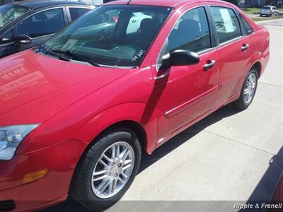 2005 Ford Focus ZX4 S   - Photo 3 - Davenport, IA 52802