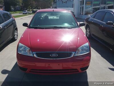 2005 Ford Focus ZX4 S   - Photo 1 - Davenport, IA 52802