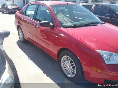 2005 Ford Focus ZX4 S   - Photo 4 - Davenport, IA 52802