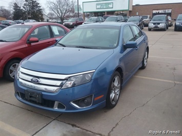 2010 Ford Fusion Sport   - Photo 1 - Davenport, IA 52802