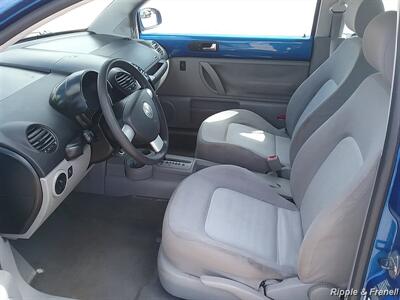 2004 Volkswagen Beetle GL - Photo 8 - Davenport, IA 52802