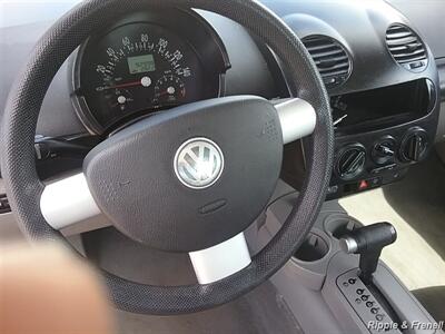 2004 Volkswagen Beetle GL - Photo 9 - Davenport, IA 52802