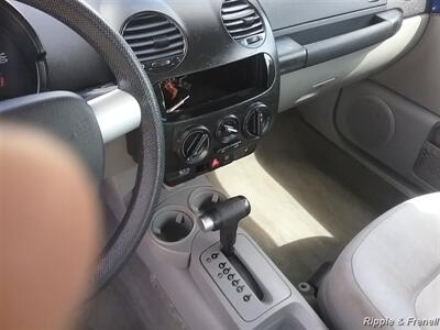 2004 Volkswagen Beetle GL - Photo 10 - Davenport, IA 52802