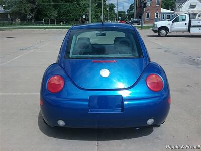 2004 Volkswagen Beetle GL - Photo 5 - Davenport, IA 52802