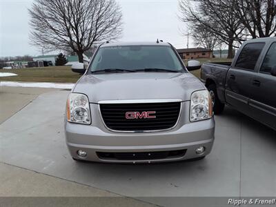 2007 GMC Yukon XL SLE 1500 SLE 1500 4dr SUV   - Photo 1 - Davenport, IA 52802