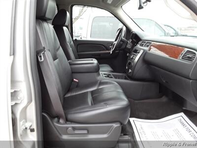 2007 GMC Yukon XL SLE 1500 SLE 1500 4dr SUV   - Photo 15 - Davenport, IA 52802