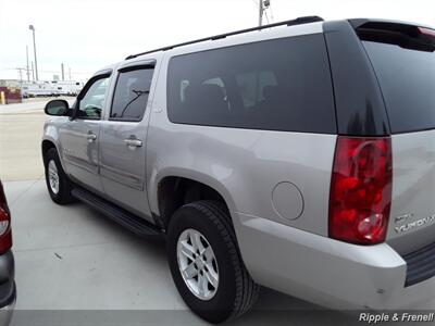 2007 GMC Yukon XL SLE 1500 SLE 1500 4dr SUV   - Photo 11 - Davenport, IA 52802