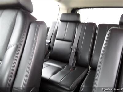 2007 GMC Yukon XL SLE 1500 SLE 1500 4dr SUV   - Photo 10 - Davenport, IA 52802