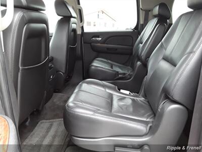 2007 GMC Yukon XL SLE 1500 SLE 1500 4dr SUV   - Photo 9 - Davenport, IA 52802