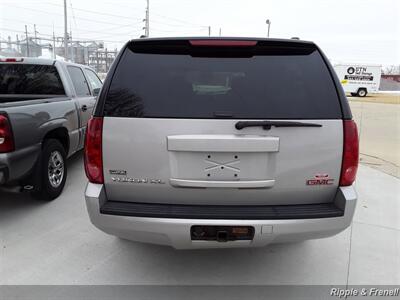 2007 GMC Yukon XL SLE 1500 SLE 1500 4dr SUV   - Photo 12 - Davenport, IA 52802