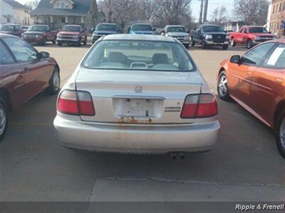 1997 Honda Accord Special Edition   - Photo 5 - Davenport, IA 52802