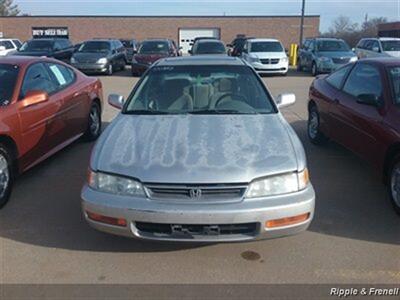 1997 Honda Accord Special Edition   - Photo 1 - Davenport, IA 52802