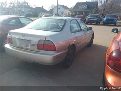 1997 Honda Accord Special Edition   - Photo 6 - Davenport, IA 52802