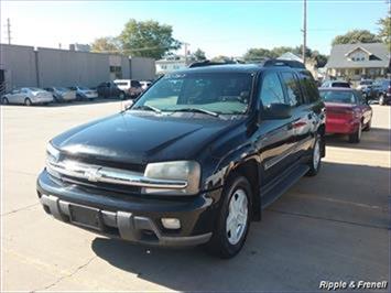 2002 Chevrolet Trailblazer EXT LT   - Photo 1 - Davenport, IA 52802