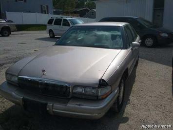 1995 Buick Park Avenue   - Photo 1 - Davenport, IA 52802