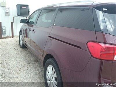 2016 Kia Sedona LX   - Photo 7 - Davenport, IA 52802