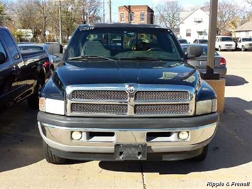 2001 Dodge Ram 1500 ST   - Photo 1 - Davenport, IA 52802