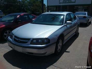 2001 Chevrolet Impala LS   - Photo 1 - Davenport, IA 52802