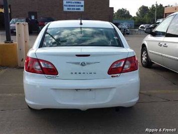 2008 Chrysler Sebring LX   - Photo 4 - Davenport, IA 52802