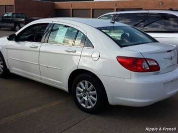 2008 Chrysler Sebring LX   - Photo 2 - Davenport, IA 52802