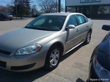 2010 Chevrolet Impala LT   - Photo 3 - Davenport, IA 52802