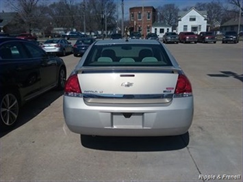 2010 Chevrolet Impala LT   - Photo 5 - Davenport, IA 52802