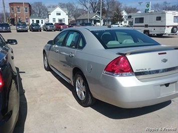 2010 Chevrolet Impala LT   - Photo 7 - Davenport, IA 52802