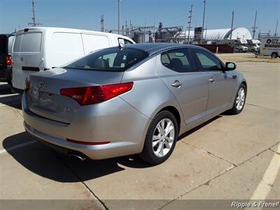 2012 Kia Optima EX   - Photo 9 - Davenport, IA 52802