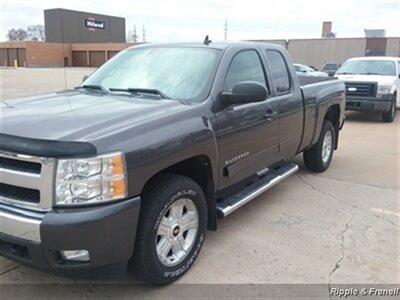 2011 Chevrolet Silverado 1500 LT   - Photo 3 - Davenport, IA 52802