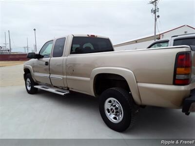 2005 GMC Sierra 2500 SLE 4dr Extended Cab SLE   - Photo 7 - Davenport, IA 52802