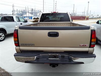 2005 GMC Sierra 2500 SLE 4dr Extended Cab SLE   - Photo 8 - Davenport, IA 52802