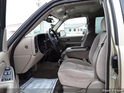 2005 GMC Sierra 2500 SLE 4dr Extended Cab SLE   - Photo 4 - Davenport, IA 52802