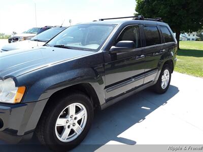 2007 Jeep Grand Cherokee Laredo Laredo 4dr SUV   - Photo 3 - Davenport, IA 52802