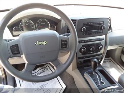 2007 Jeep Grand Cherokee Laredo Laredo 4dr SUV   - Photo 5 - Davenport, IA 52802