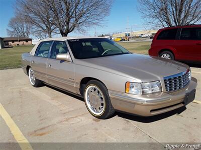 1997 Cadillac DeVille D'elegance   - Photo 11 - Davenport, IA 52802