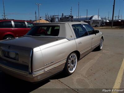 1997 Cadillac DeVille D'elegance   - Photo 8 - Davenport, IA 52802