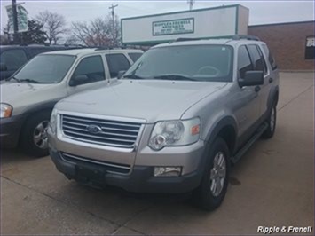 2006 Ford Explorer XLT XLT 4dr SUV   - Photo 1 - Davenport, IA 52802